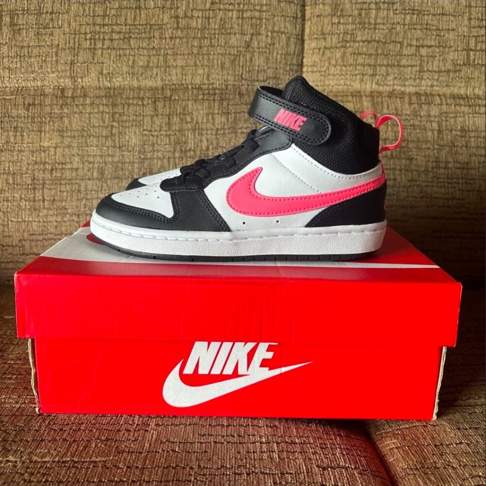 Girl's pink & black nike youth size 1